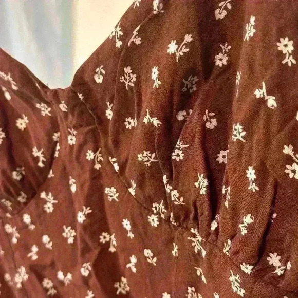 Kendall And Kylie Crop Top. Size Small.  Pull On. Roushed Back. Floral. Brown - Picture 2 of 8
